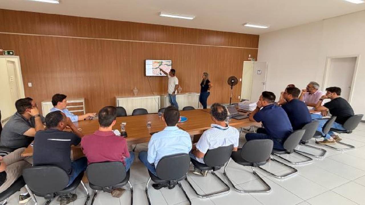 Após cobrança por investimentos, Copasa busca Prefeitura de Araxá para conhecer projeto do Córrego Grande