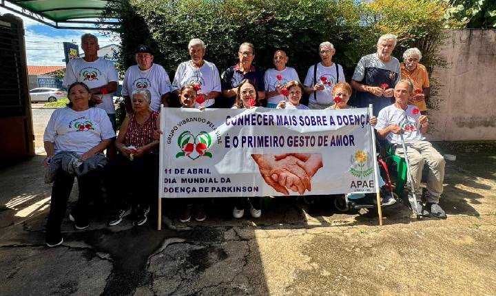 Atendimento interdisciplinar oferece suporte a pessoas com Parkinson e suas famílias; saiba como participar