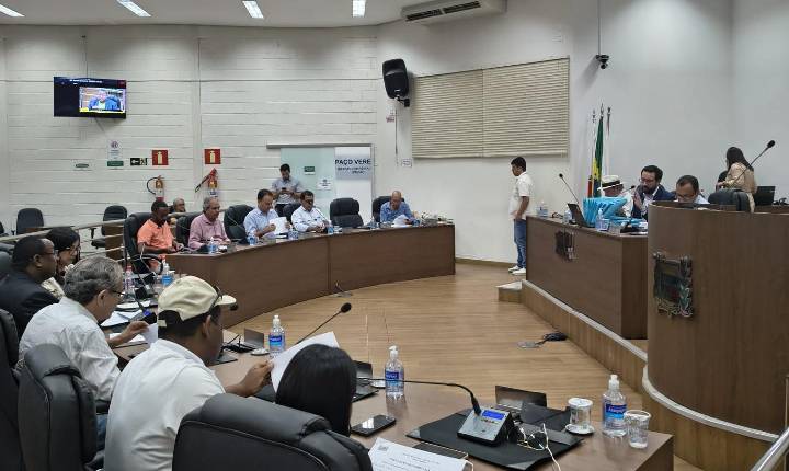 Câmara de Araxá aprova 12 Projetos e discute melhorias para o município