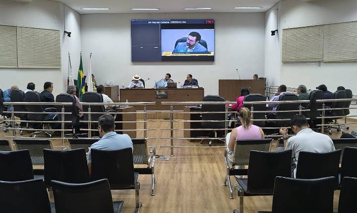 Câmara de Araxá inicia abril com pauta ampla e aprovação de 19 projetos