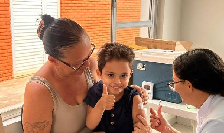 Dia D de vacinação contra a gripe aplica 786 doses; adesão é considerada baixa