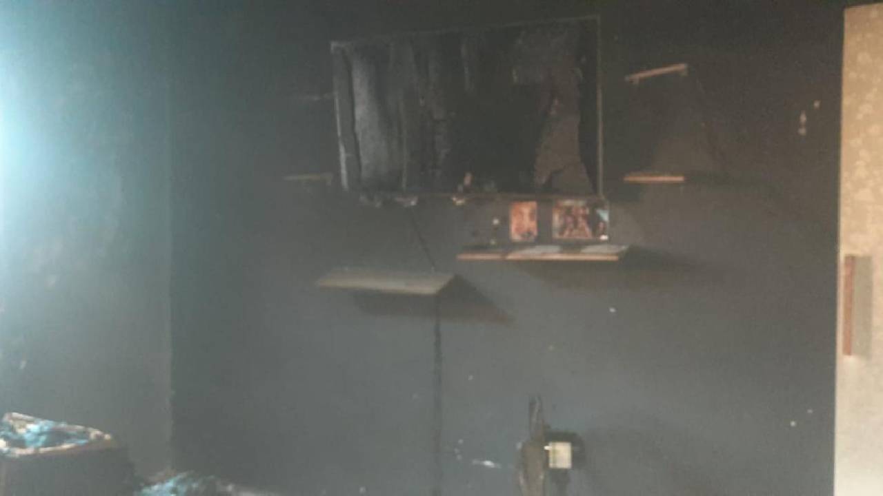 Incêndio em casa no bairro Domingos Zema pode ter sido causado por familiar