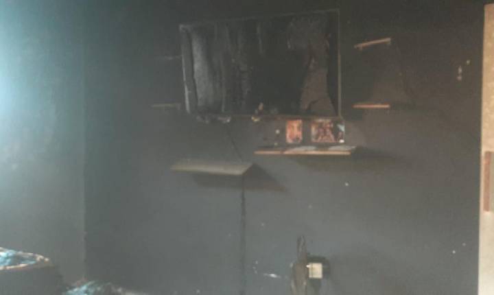 Incêndio em casa no bairro Domingos Zema pode ter sido causado por familiar