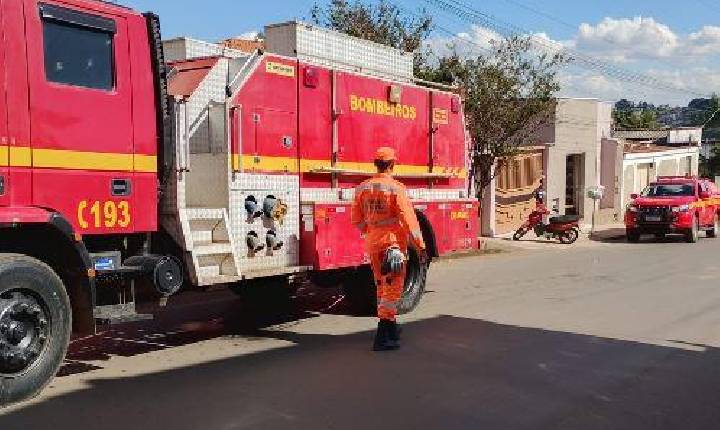 Incêndio em residência teria começado em mircoondas