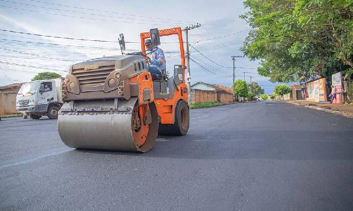 Programa “Asfalto Novo, Nossa Gente Feliz” prevê recapeamento de cerca de 100 km de vias urbanas em Araxá