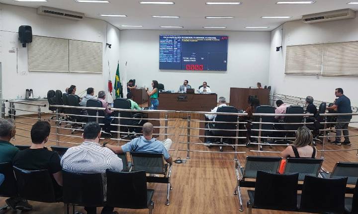 Sessão da Câmara de Araxá destaca saúde, mobilidade e infraestrutura