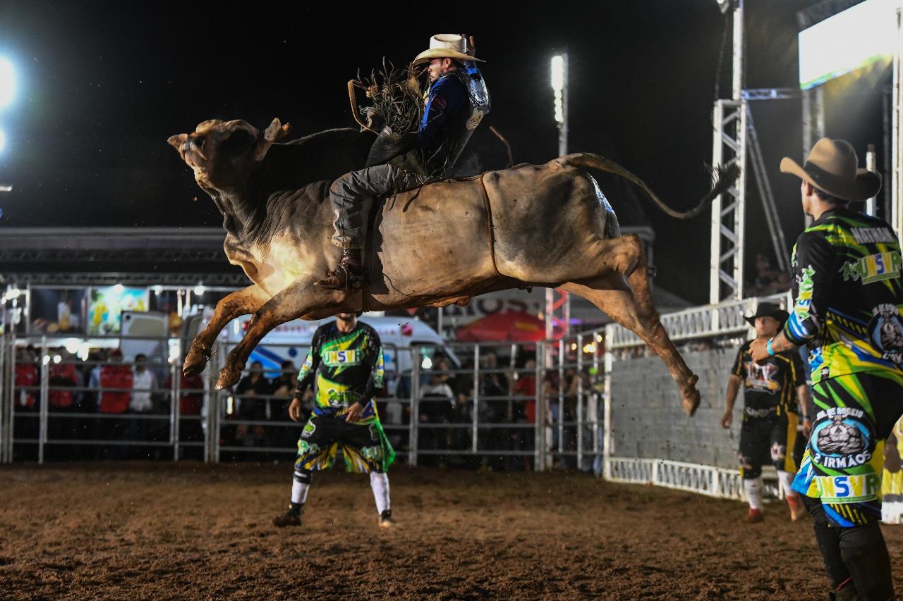Nilson Martins assume liderança do rodeio do ARS após round emocionante