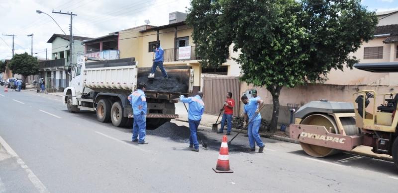 Veja aqui onde a Prefeitura realiza operação tapa-buracos e capina hoje
