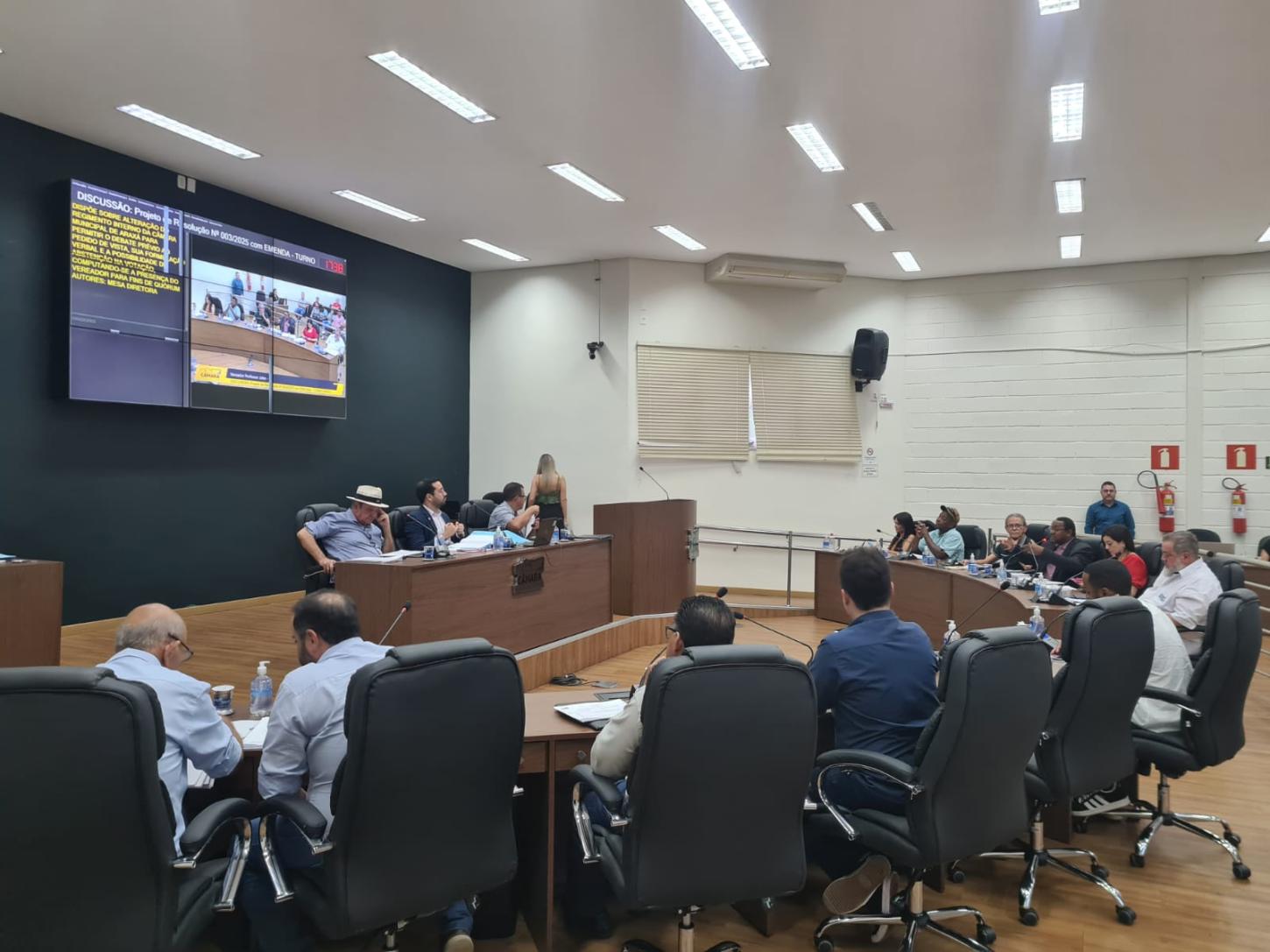 Vereadores aprovam dez Projetos de Lei e um Projeto de Resolução