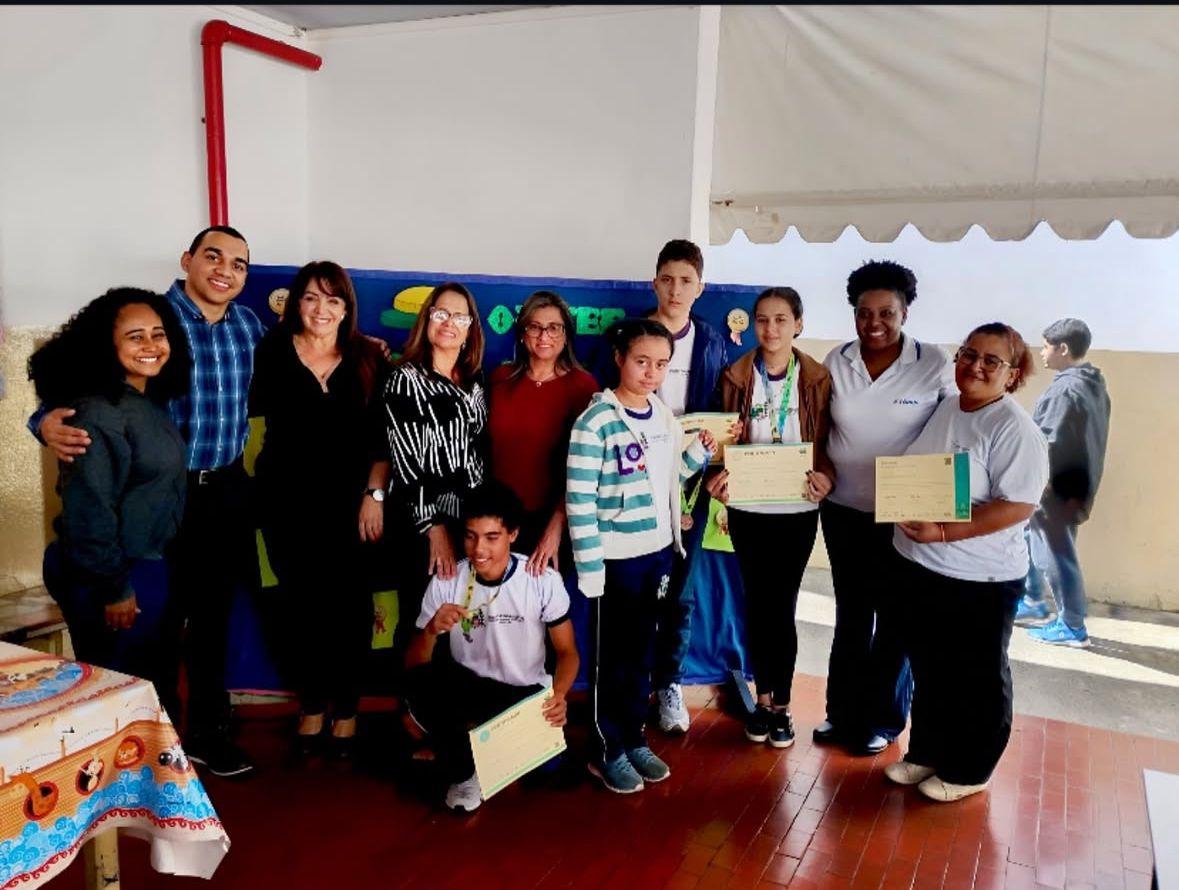 Alunos e professores do Aziz J. Chaer são medalhistas na Olimpíada do Tesouro Direto de Educação Financeira