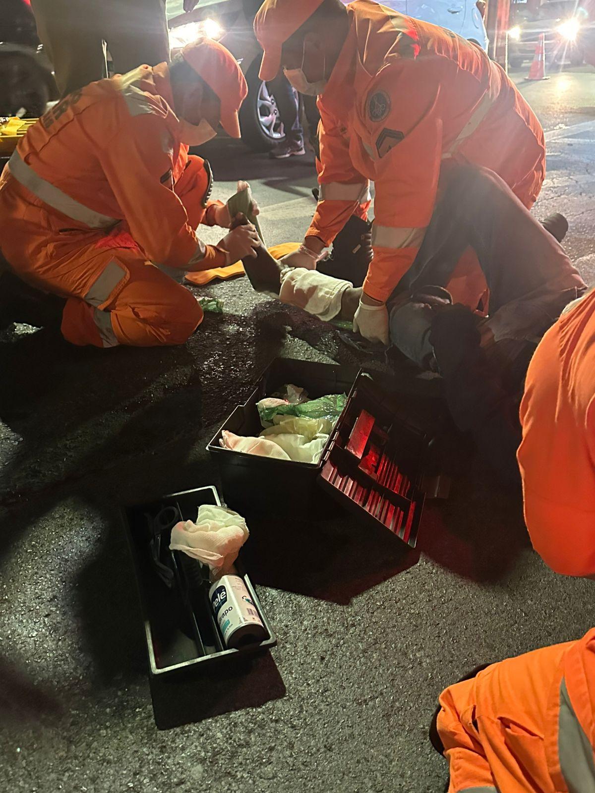 Maio Amarelo: bombeiros realizam simulado de acidente no centro