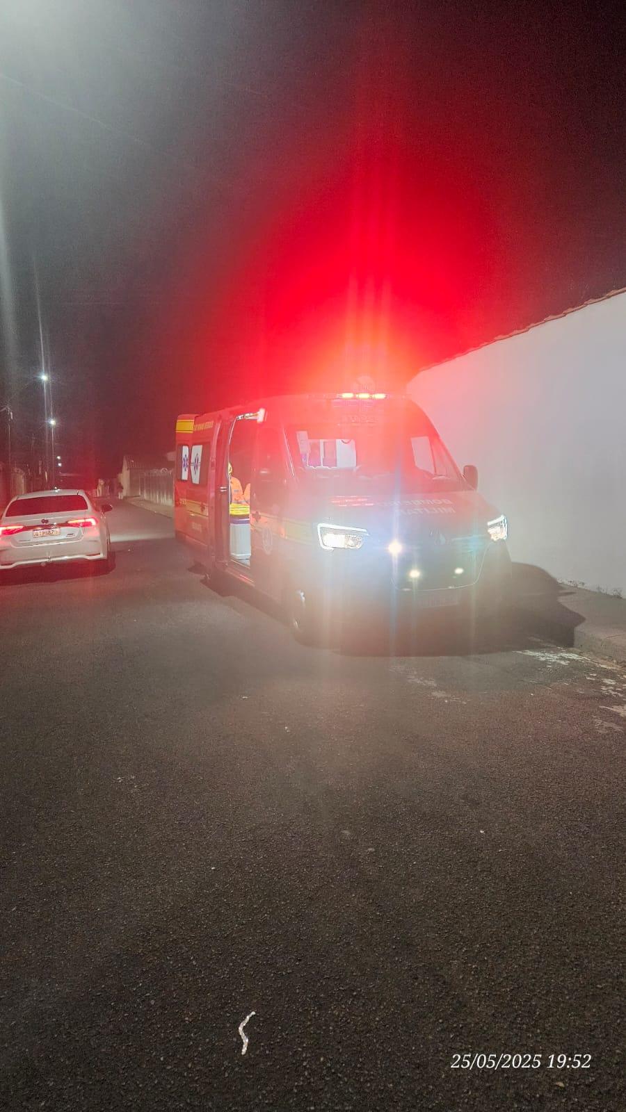 Motorista foge após atropelar mulher no bairro Tiradentes