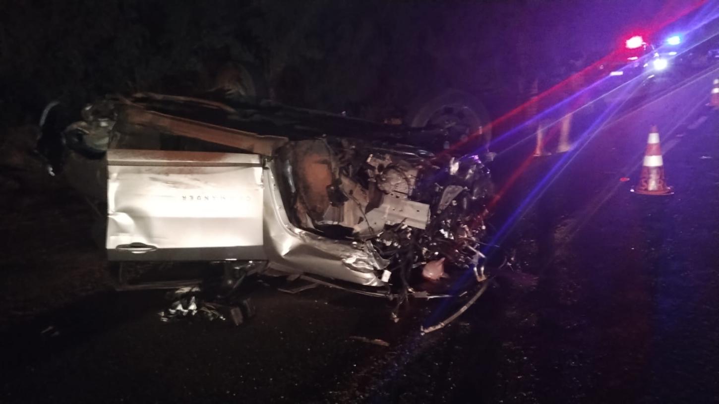 Grave acidente com cinco veículos deixa feridos na MGC-452