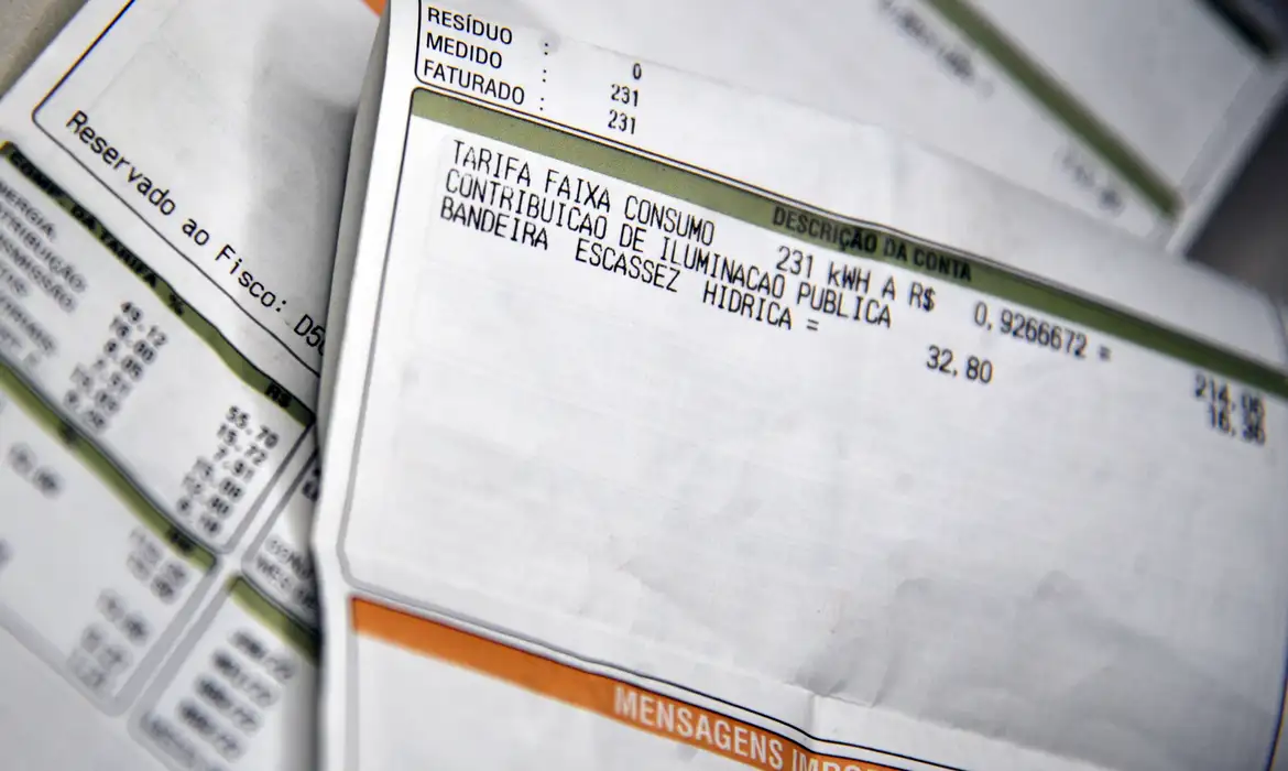 Junho: com bandeira tarifária vermelha, conta de luz fica mais cara