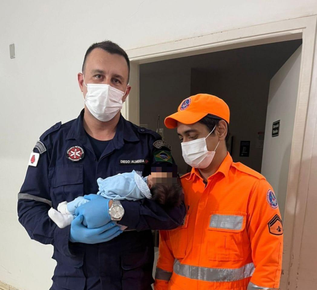 Bombeiros salvam recém-nascido engasgado com leite materno em Sacramento