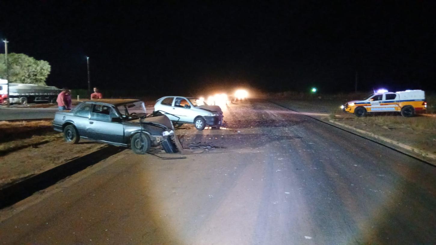 Colisão frontal deixa cinco feridos na MGC-354