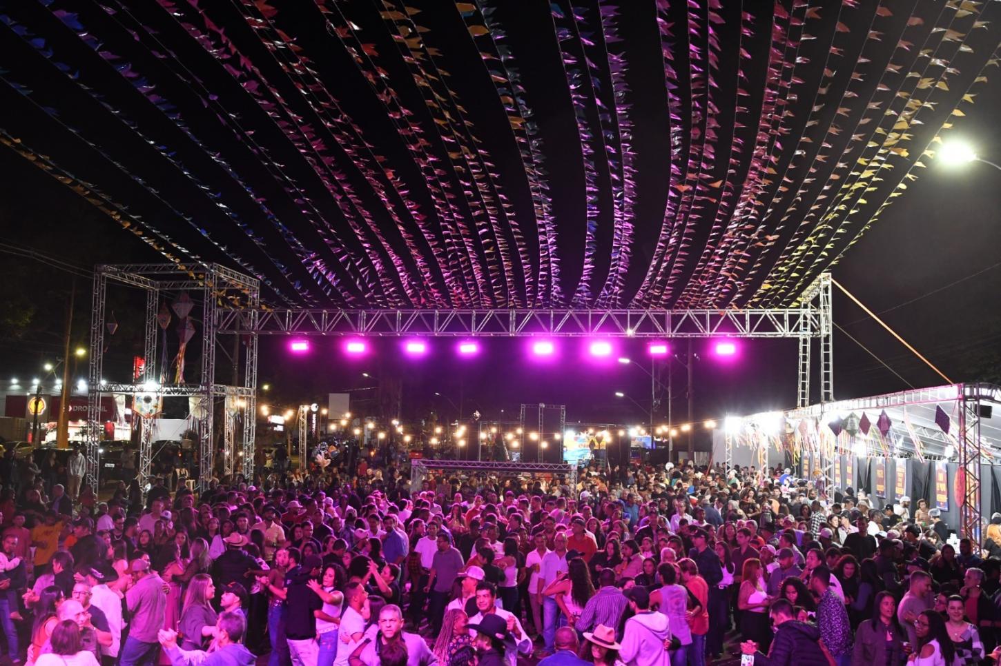 Grande Arraiá reúne grande público e celebra cultura popular em Araxá