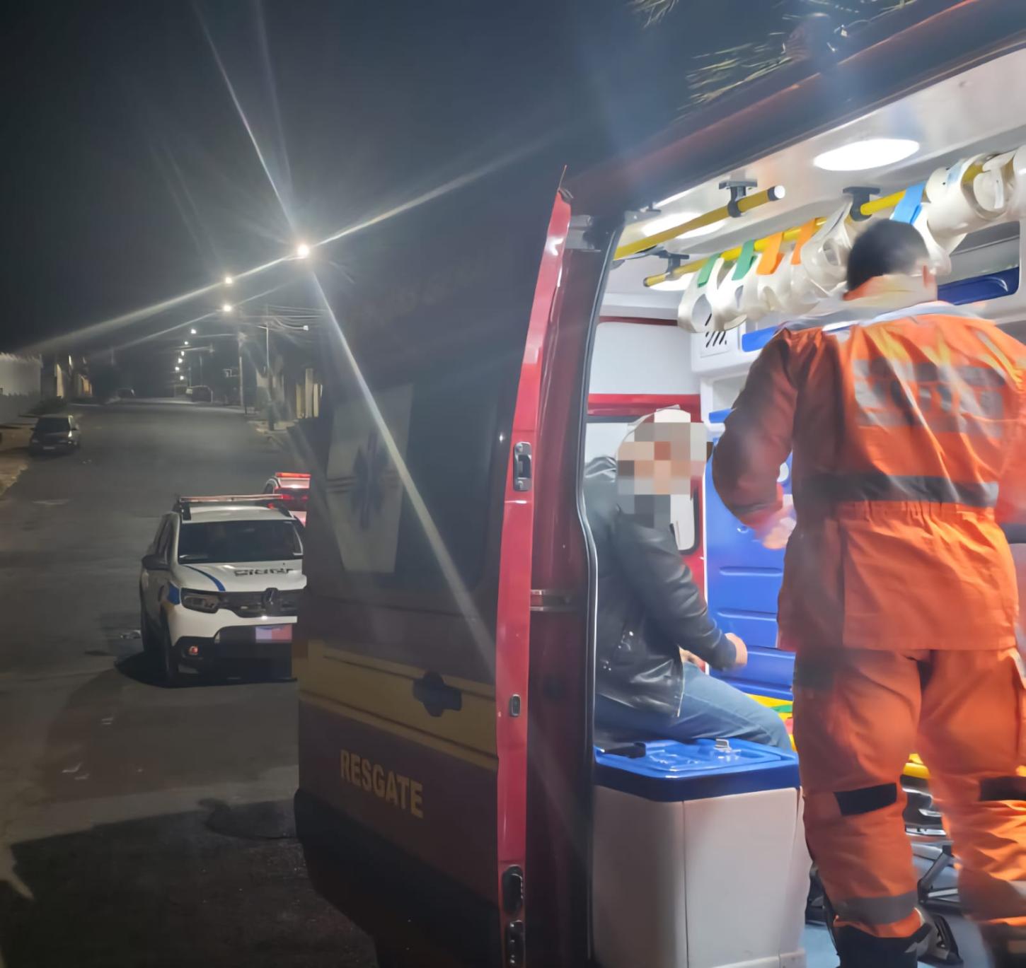 Homem é agredido com pedaço de madeira durante briga em bar em Araxá