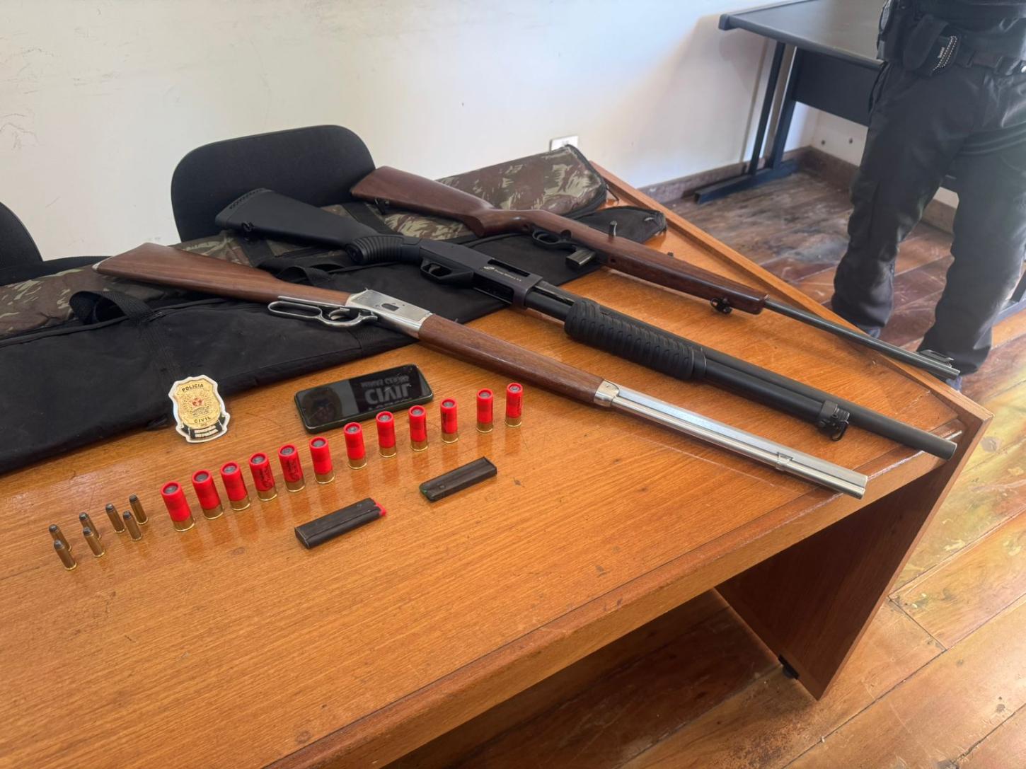 Polícia Civil deflagra operação e apreende armas em investigação de homicídio em Ibiá