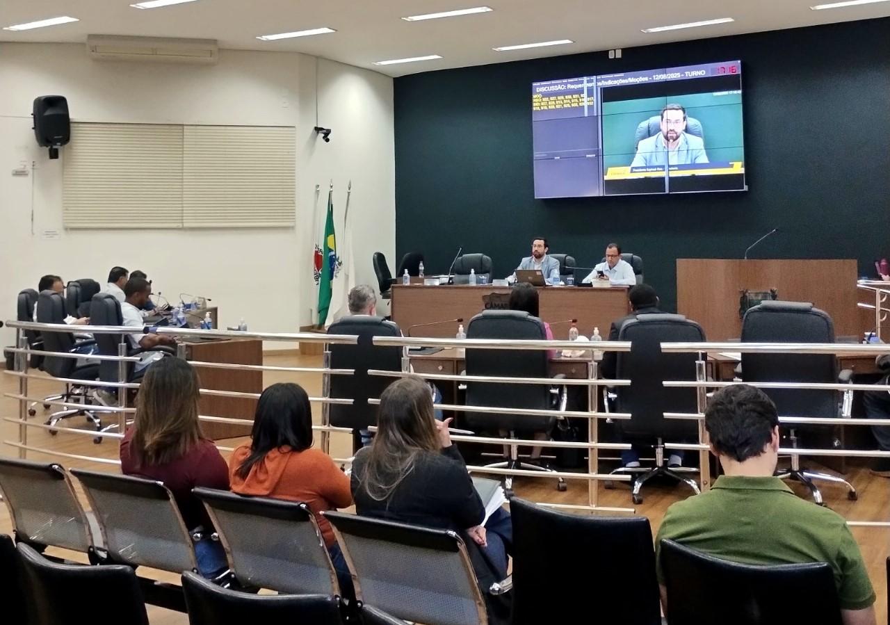 Câmara de Araxá aprova recursos para CAPS Infantil e discute demandas sociais e urbanas