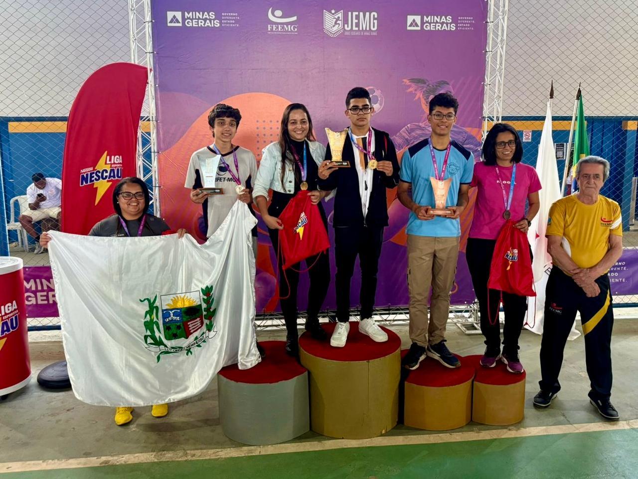 Com apoio da Prefeitura, Araxá se destaca no xadrez na etapa regional dos Jogos Escolares em Pará de Minas