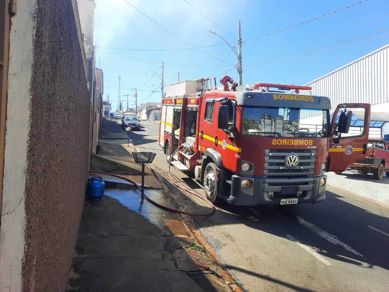 Homem provoca incêndio durante surto psicótico em residência de Araxá