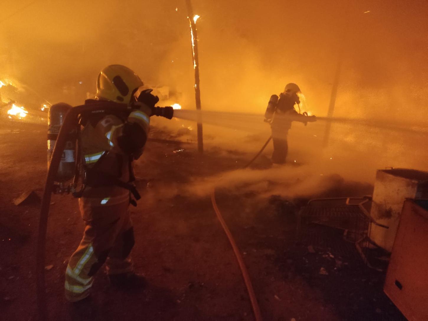 Incêndio destrói galpão de recicláveis em Araxá