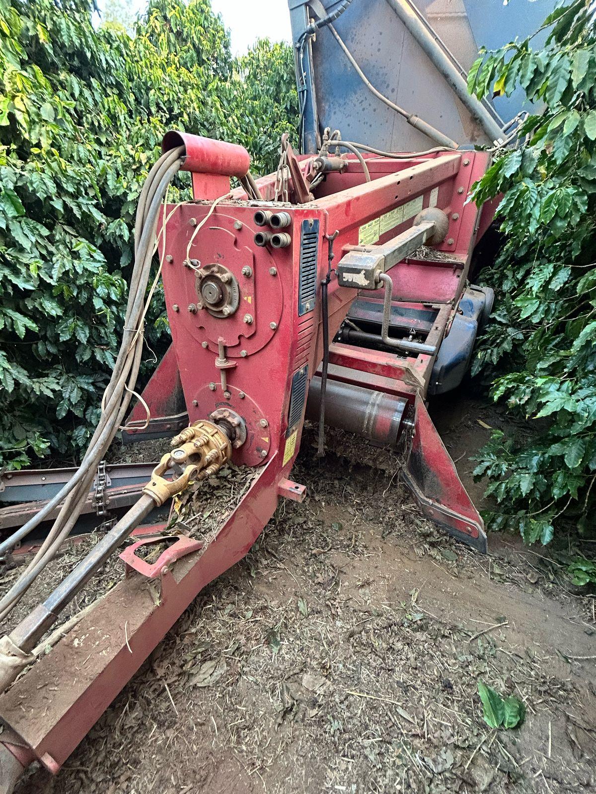 Produtor rural morre em acidente com colheitadeira de café 