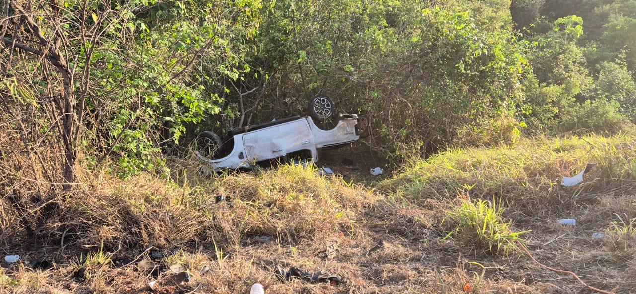 Colisão frontal na BR-262 deixa um morto e quatro feridos
