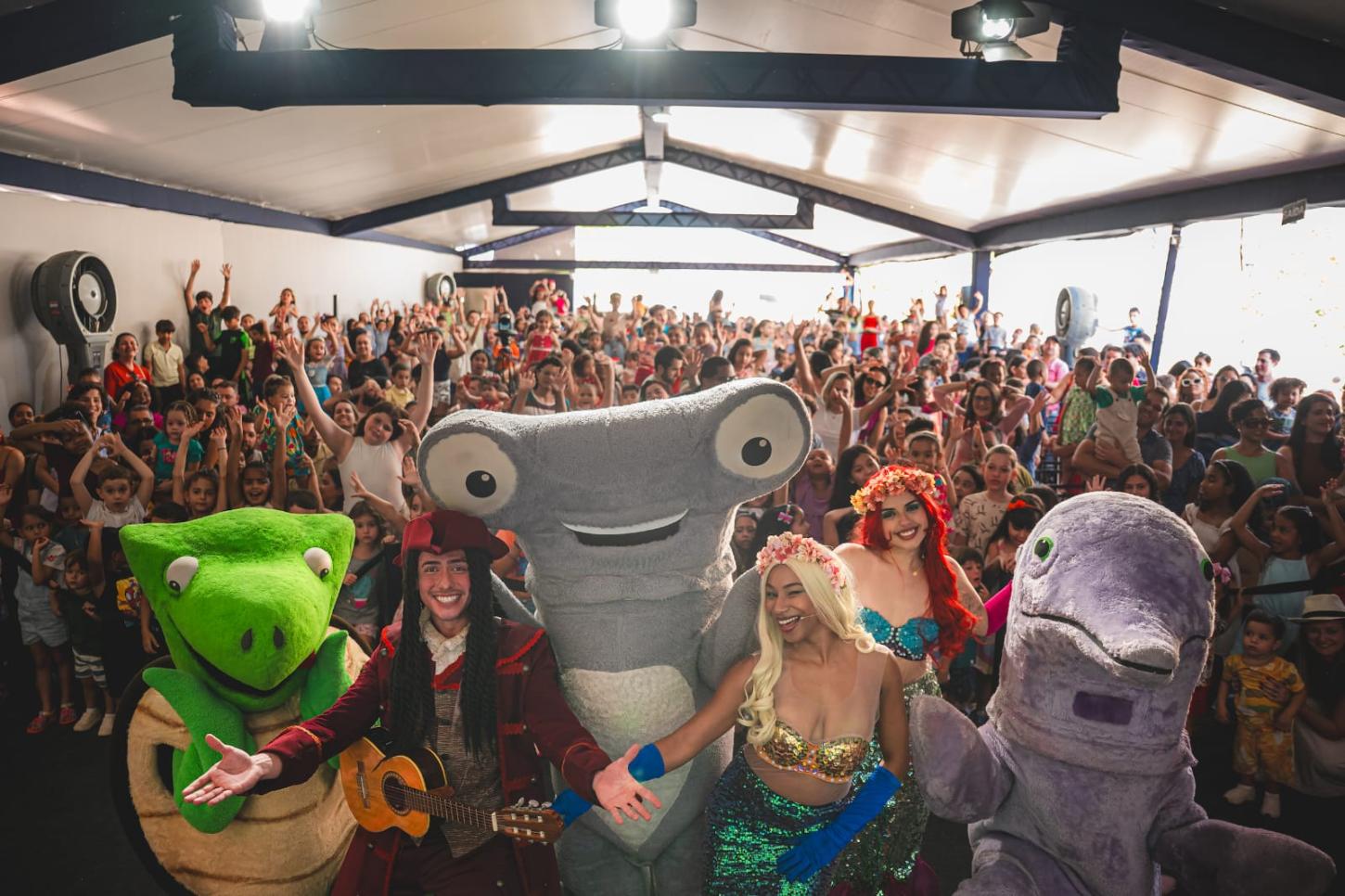 Fliaraxá apresenta o infantil  “O Tubarão Martelo e os Habitantes do Fundo do Mar” 