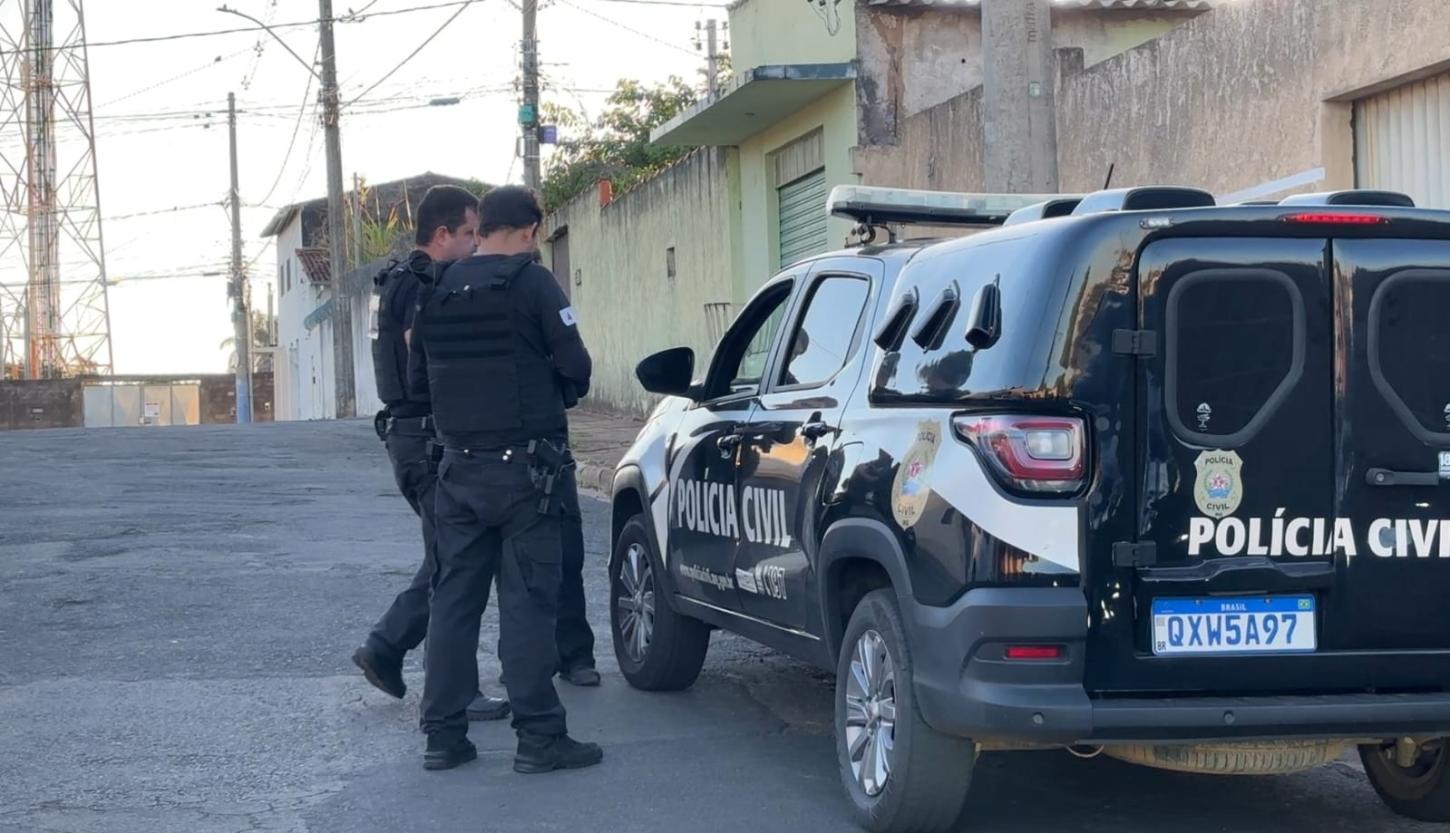 Operação da Polícia Civil cumpre mandados em Araxá em ação contra organização criminosa