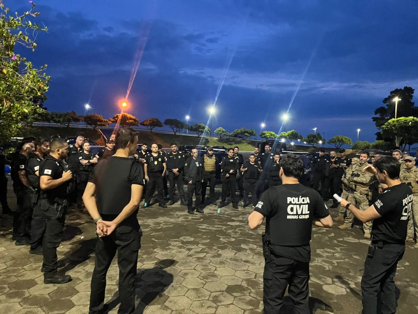 Polícia cumpre 25 mandados em operação contra o crime organizado na região