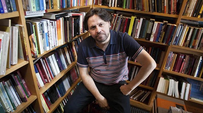 PREMIADO ESCRITOR MARCELINO FREIRE FAZ PALESTRA EM ARAXÁ NO ENCERRAMENTO DA SERIE ARAXÁ EM ARTE 2025