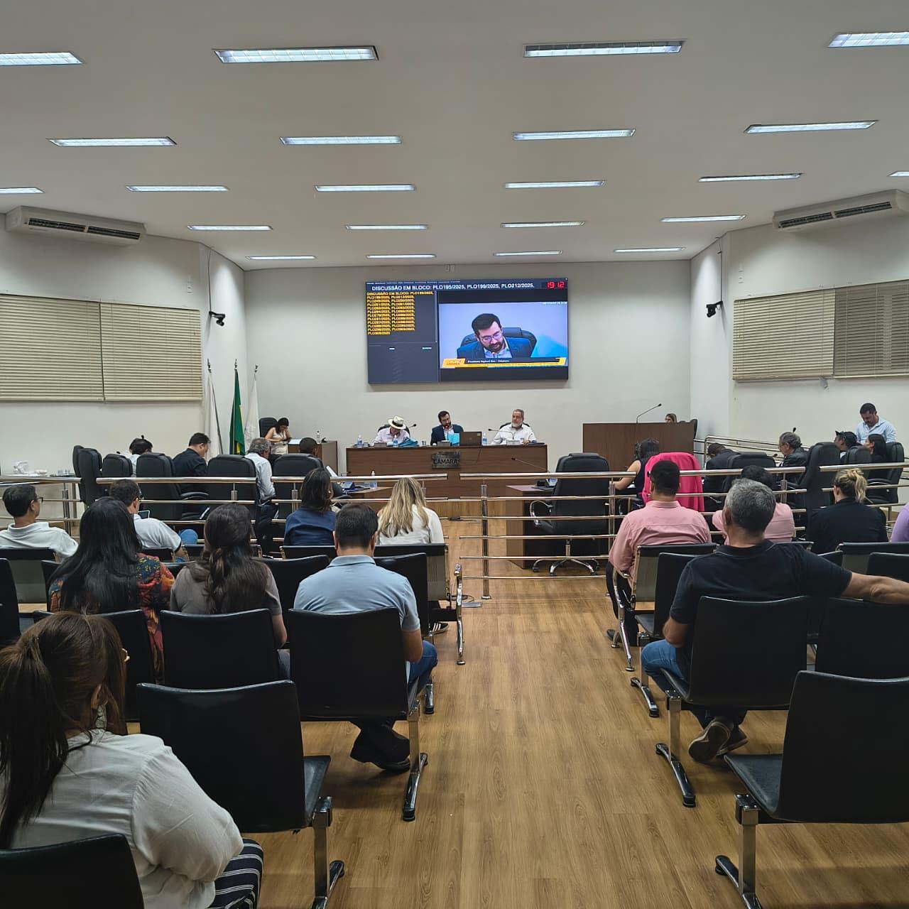 Vereadores apresentam balanço de 2025 e aprovam 34 Projetos de Lei