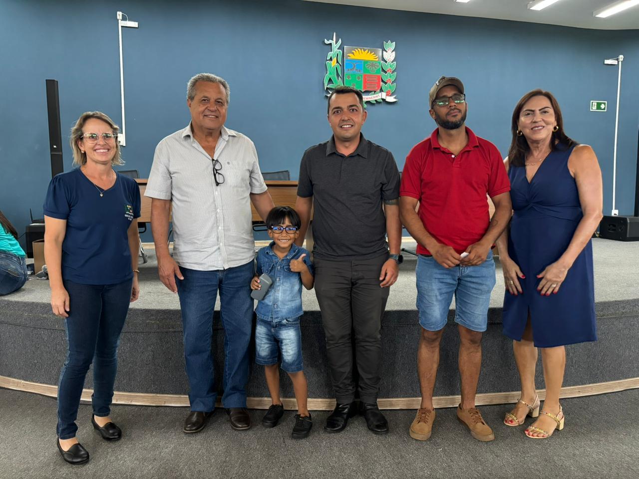 Prefeitura de Araxá realiza nova entrega de óculos gratuitos para estudantes da rede pública