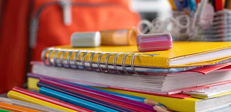 Procon divulga pesquisa comparativa de preços de materiais escolares e identifica variações entre 2025 e 2026