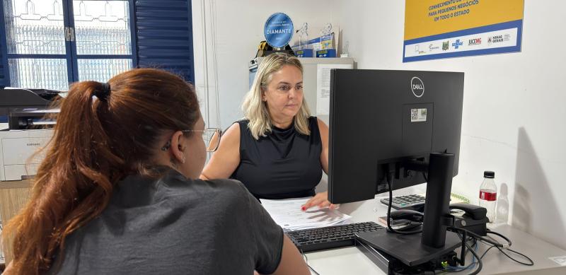 Sala Mineira de Araxá inicia declaração anual do MEI e orienta sobre golpes