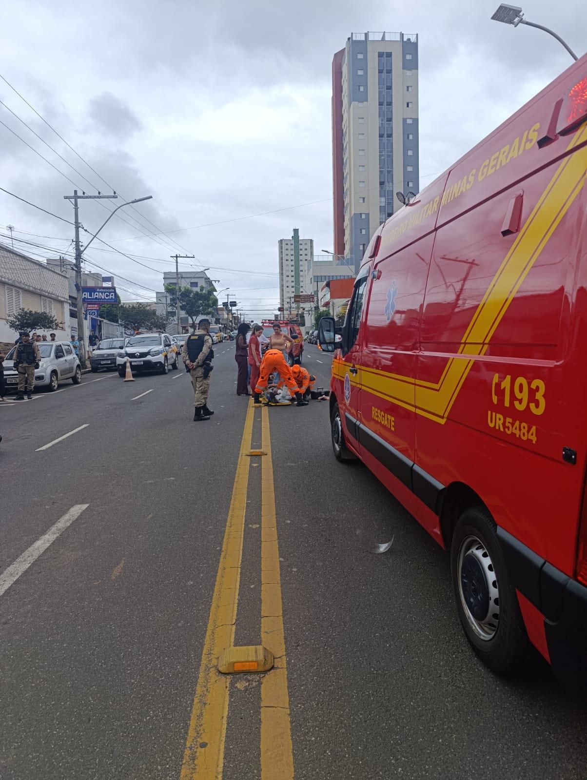 Dois feridos em acidente envolvendo motos na Av. Senador Montandon