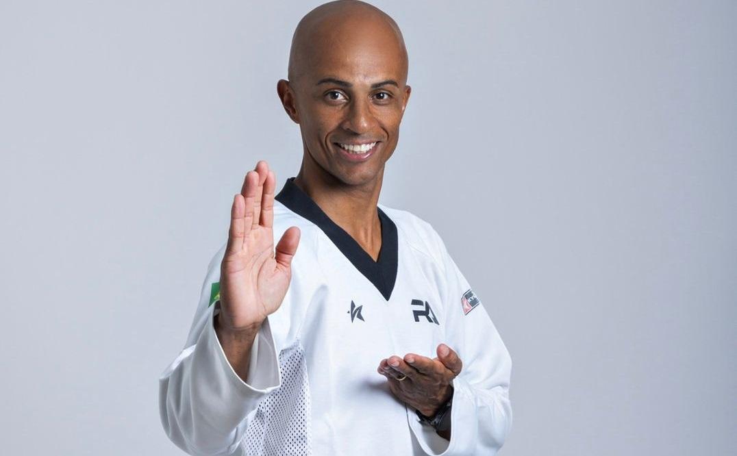 Mestre Evandro Carlos da Silva e atleta Eduardo Kauãn Vieira embarcam para o Rio em busca de vaga na Seleção Brasileira de Taekwondo