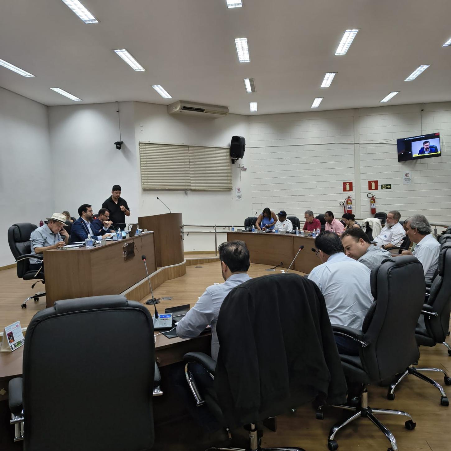 Reunião Ordinária debate saúde e infraestrutura e aprova seis projetos de lei