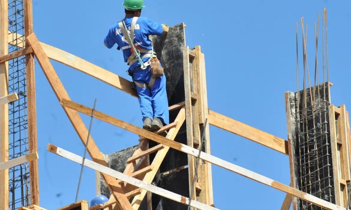Saldo de empregos cresce 91% em Araxá e Sine amplia atuação na colocação de trabalhadores