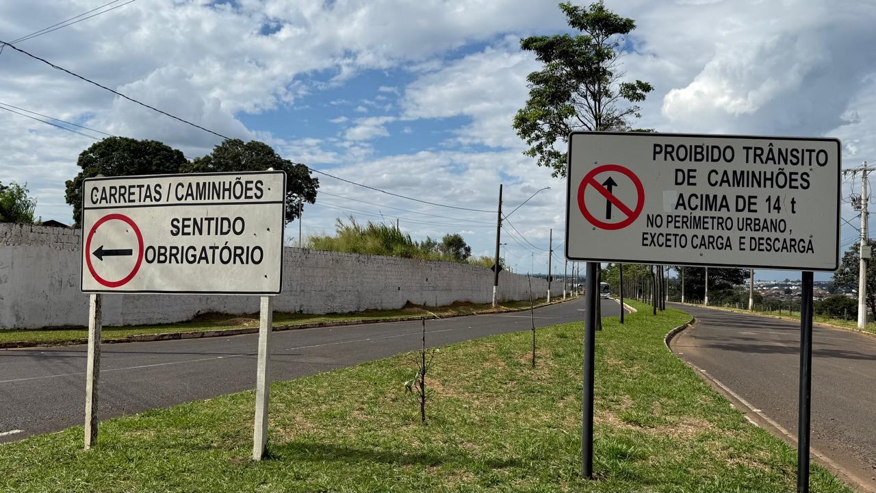 Prefeitura reforça orientação sobre circulação de caminhões pesados nas avenidas centrais de Araxá