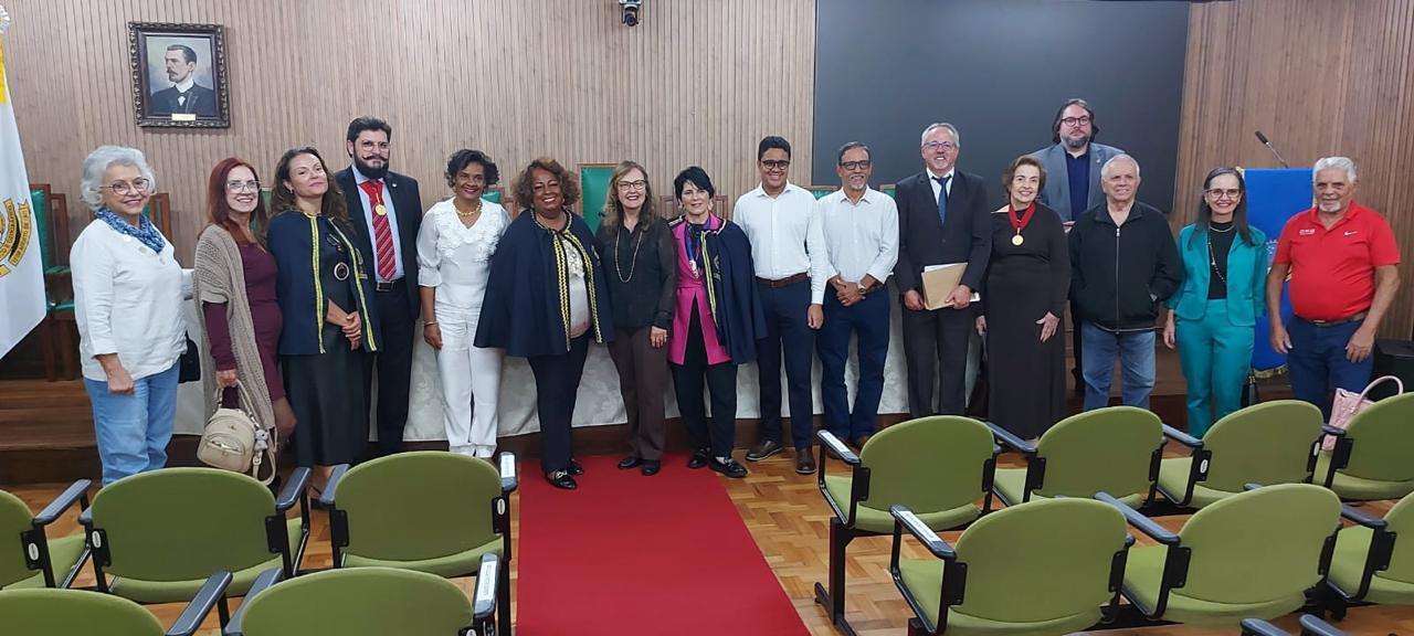 Acadêmicos de Araxá participam de homenagem a Agripa Vasconcelos em Belo Horizonte