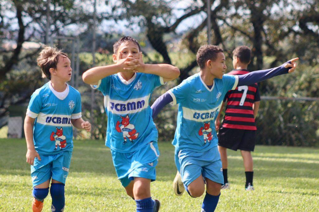 Alunos do Projeto Lobinho participam de festival esportivo do Girassol