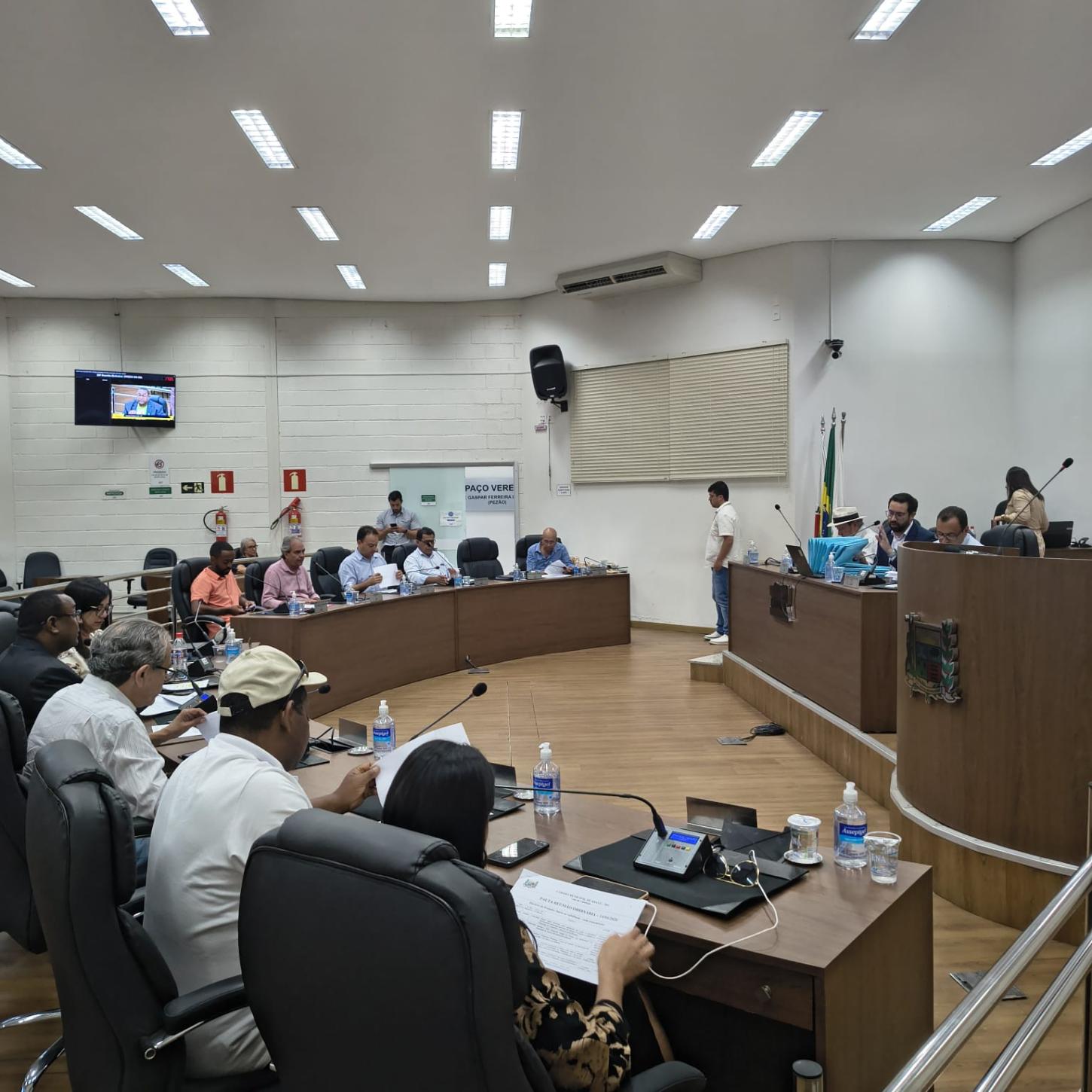 Câmara de Araxá aprova 12 Projetos e discute melhorias para o município