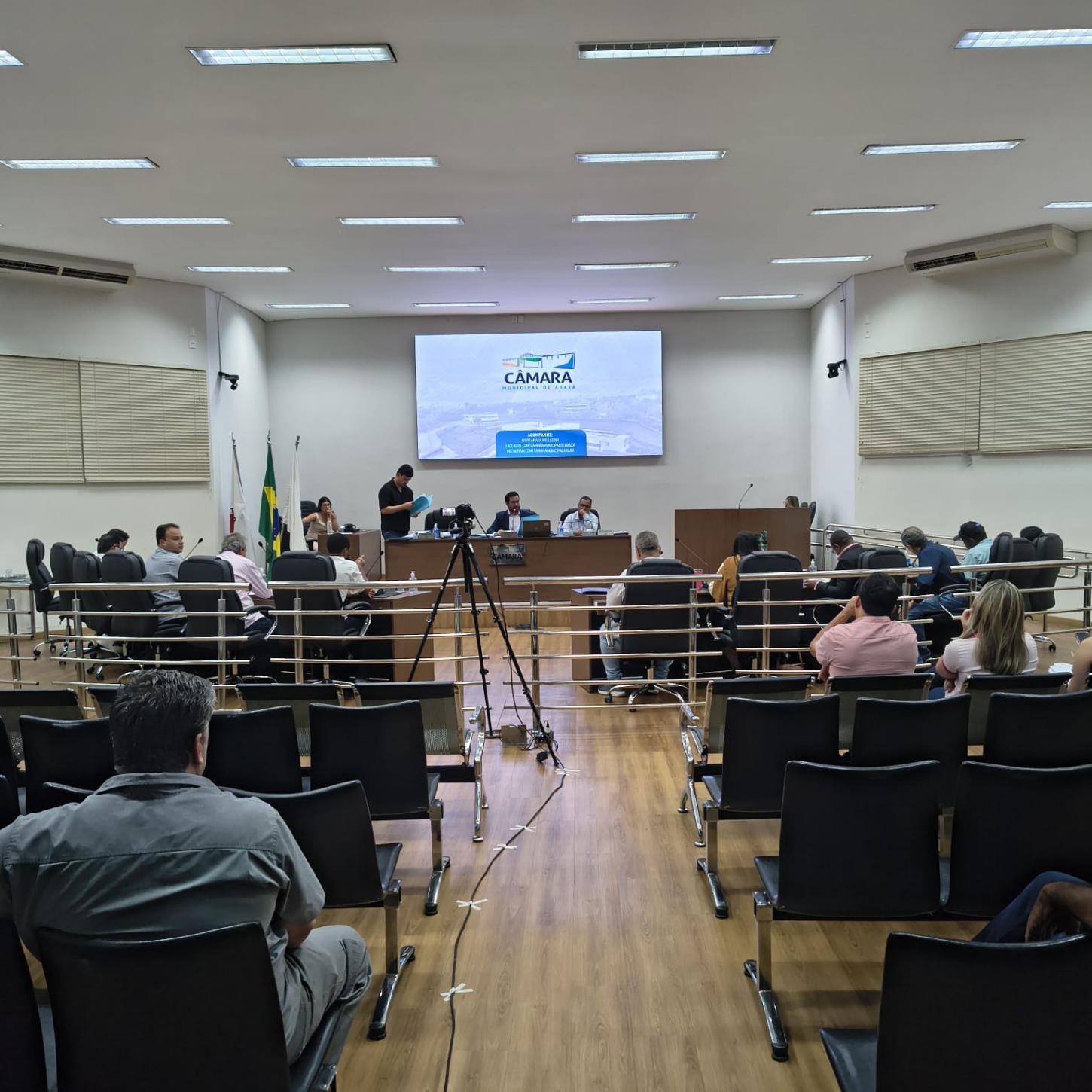 Câmara de Araxá debate mobilidade, saúde e educação e aprova 11 projetos de lei
