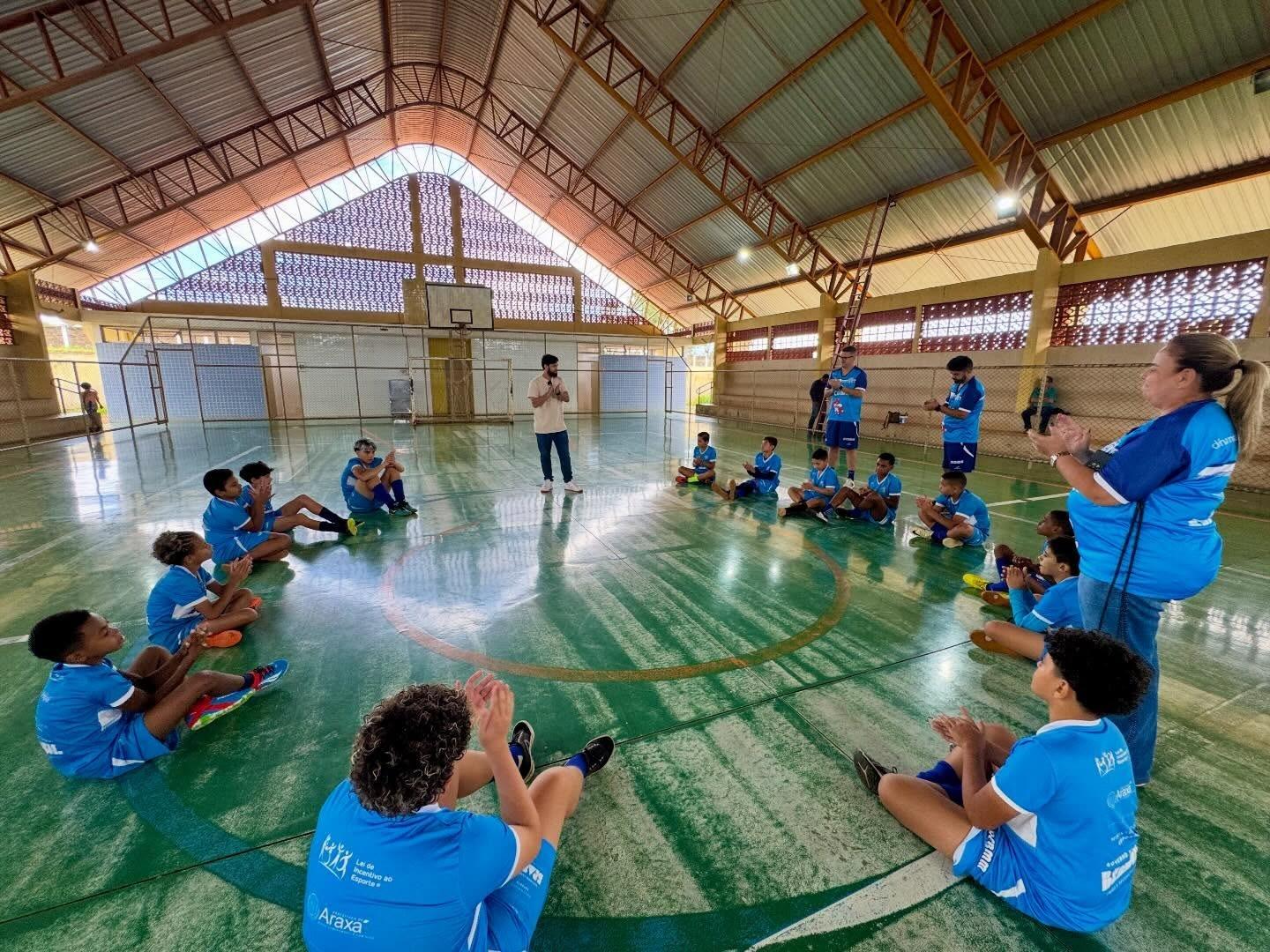 Especialista em marketing digital conversa com alunos do Projeto Lobinho sobre segurança na internet