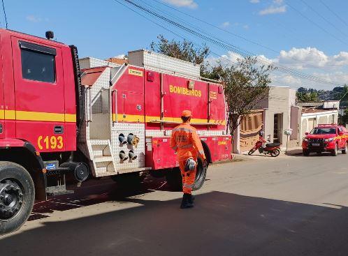 Incêndio em residência teria começado em mircoondas