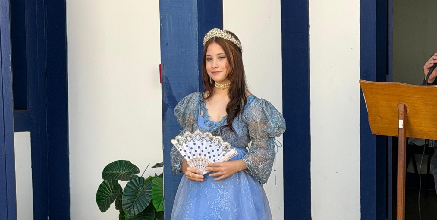 Museu Dona Beja recebe vestido usado por Grazi Massafera em novela da HBO