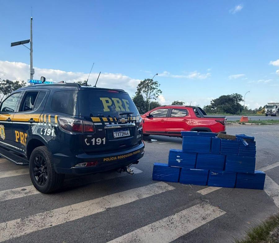 PRF apreende mais de 200 kg de maconha após perseguição na BR-262